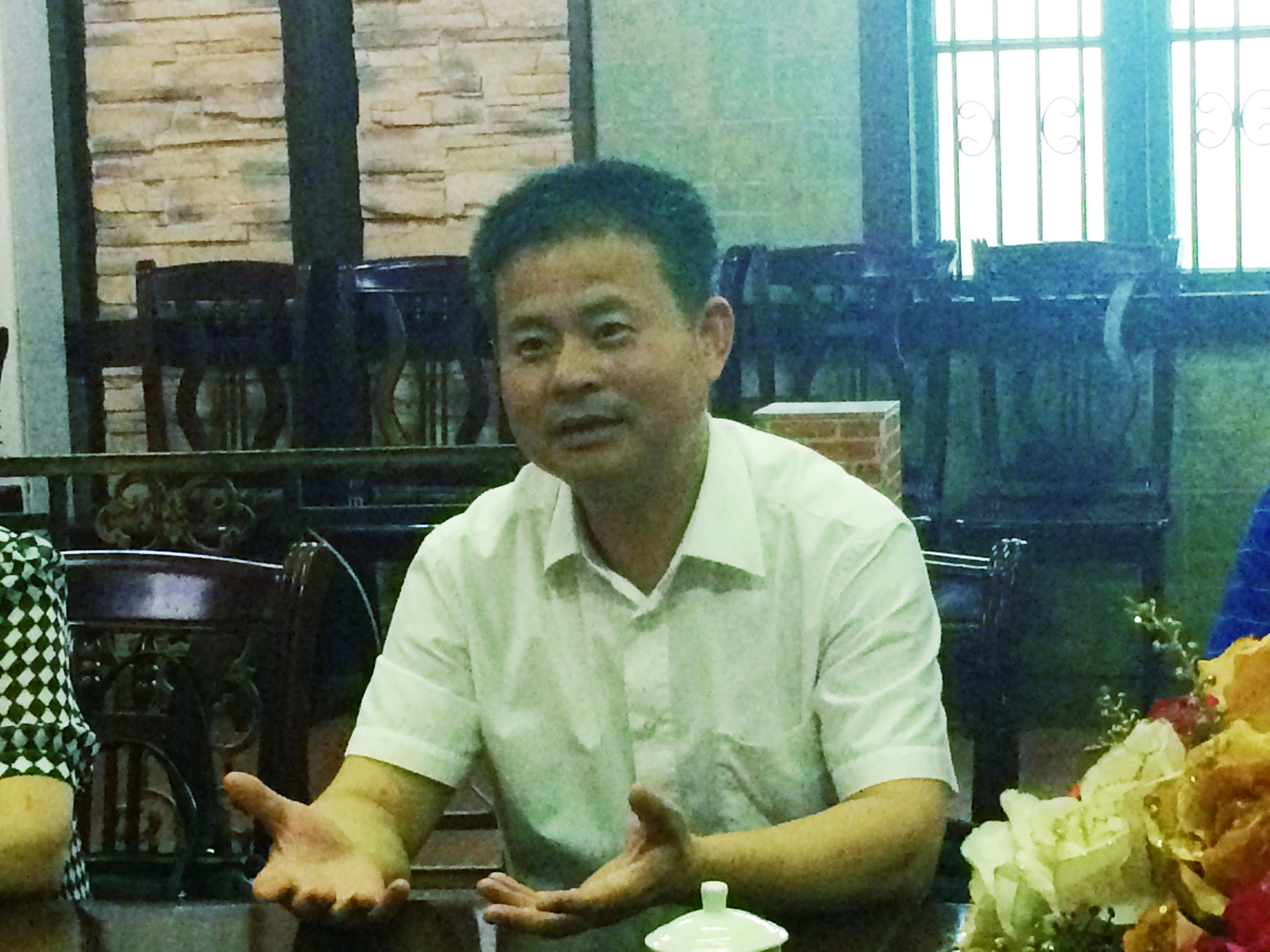 圖為益陽市林業(yè)局局長肖正軍